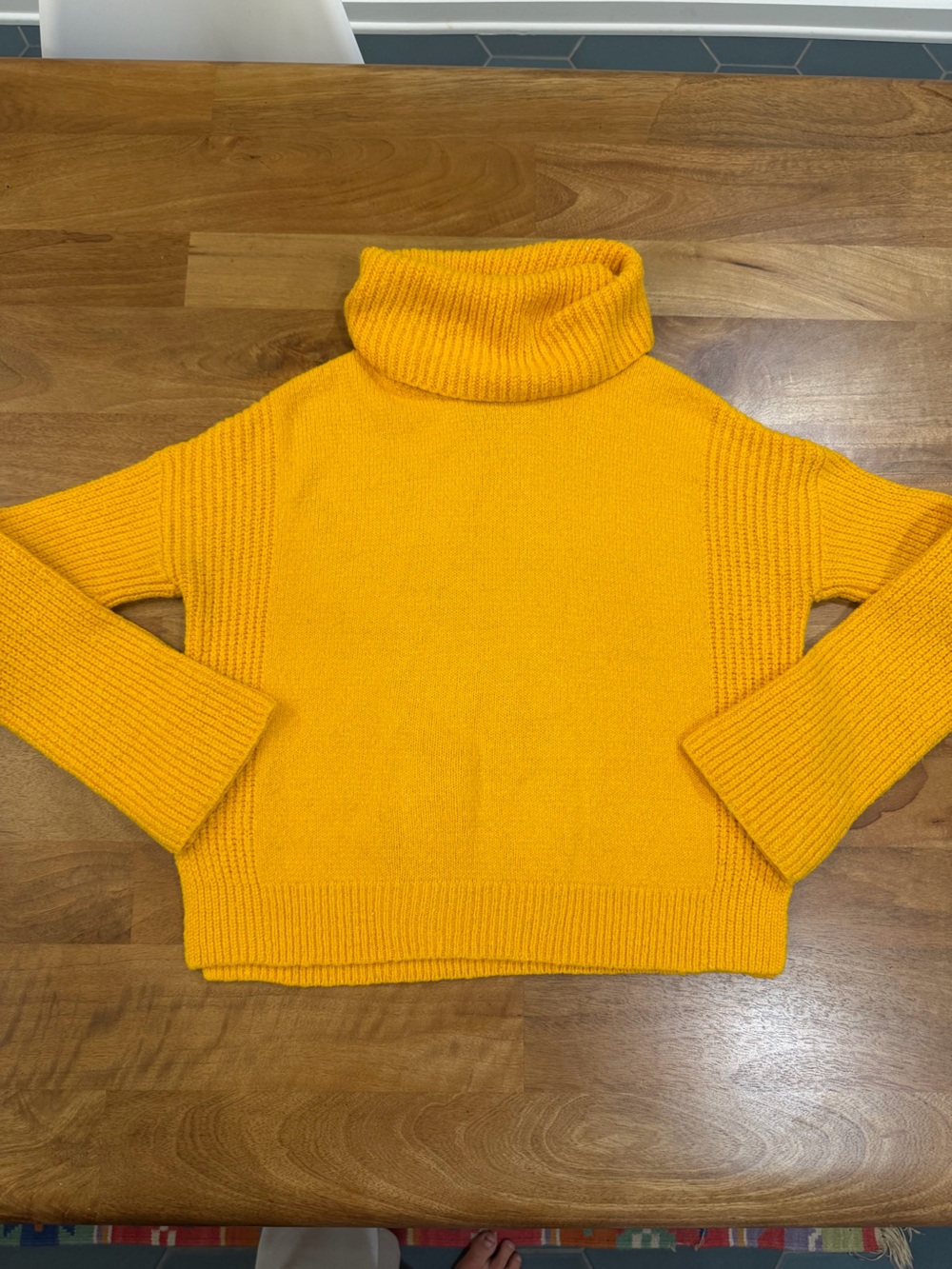 Calvin Klein Jeans Mustard Yellow Turtleneck Slight Cropped Sweater Size Small